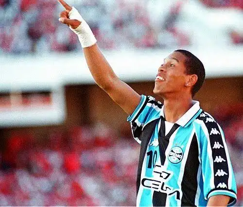 而這一理念 而這一理念