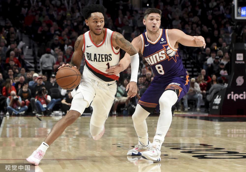 中场争夺颇 中场争夺颇